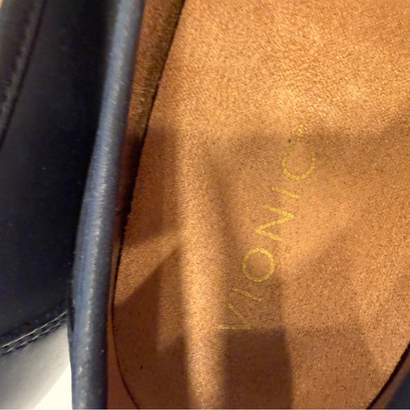 Vionic Women's Cheryl II Leather Loafers Navy Sz Chunky Lug Sole Sz 9.5 NIB - Picture 10 of 14
